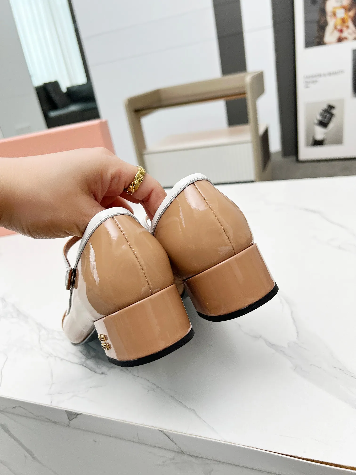 Early Spring Catwalk New Style Slip-on High Heels