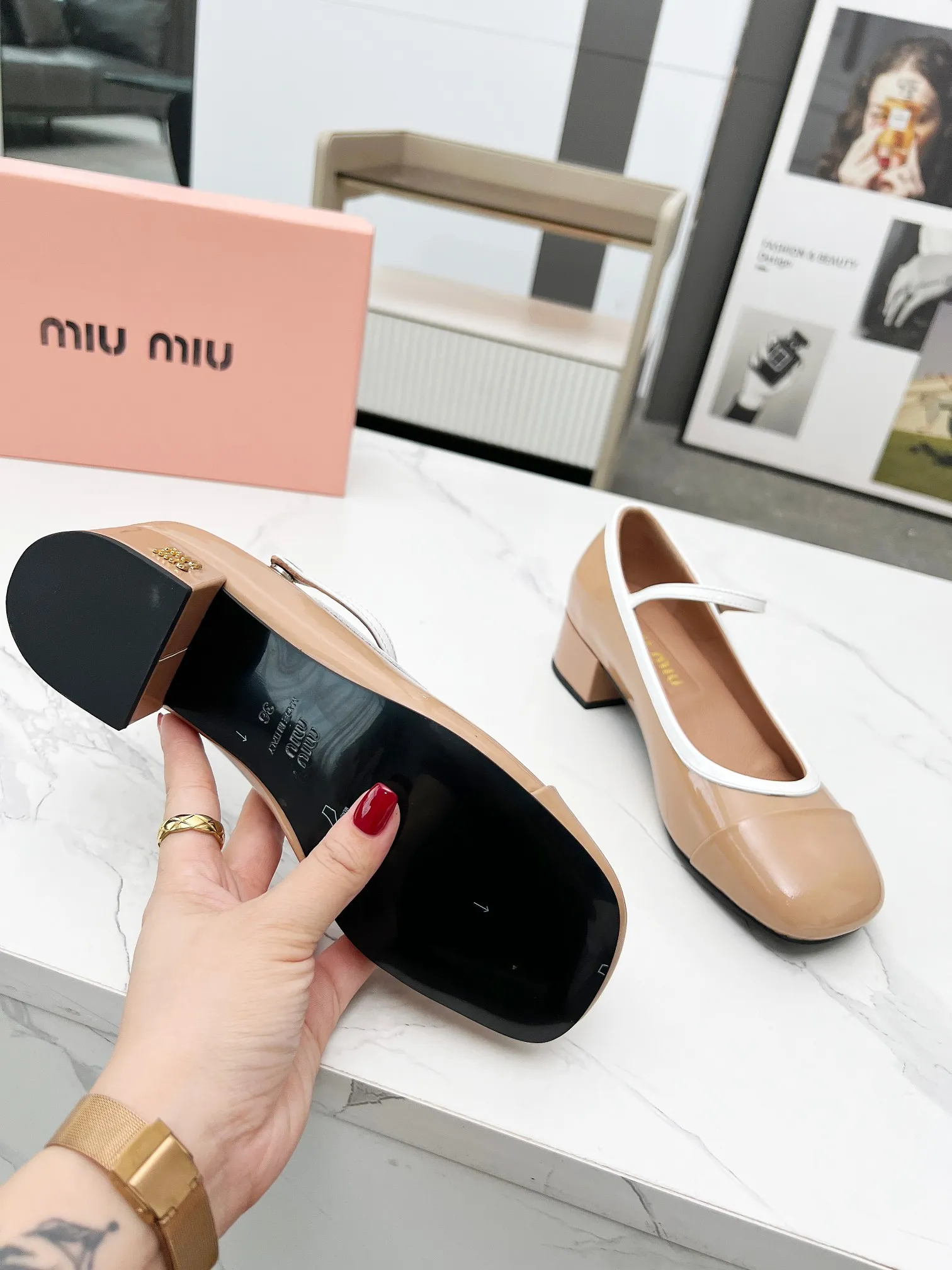 Early Spring Catwalk New Style Slip-on High Heels