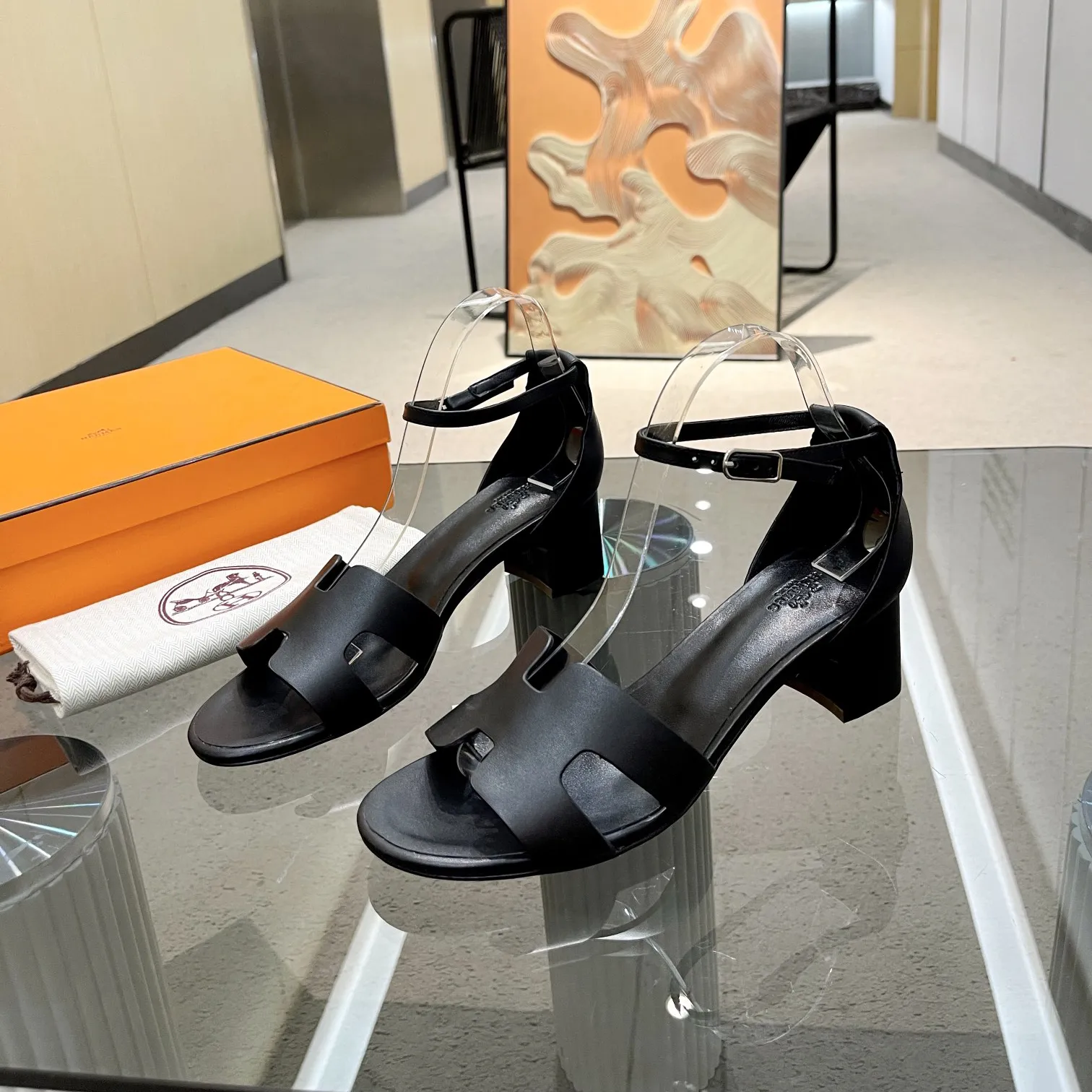 Fashionable round toe 5cm high heel sandals