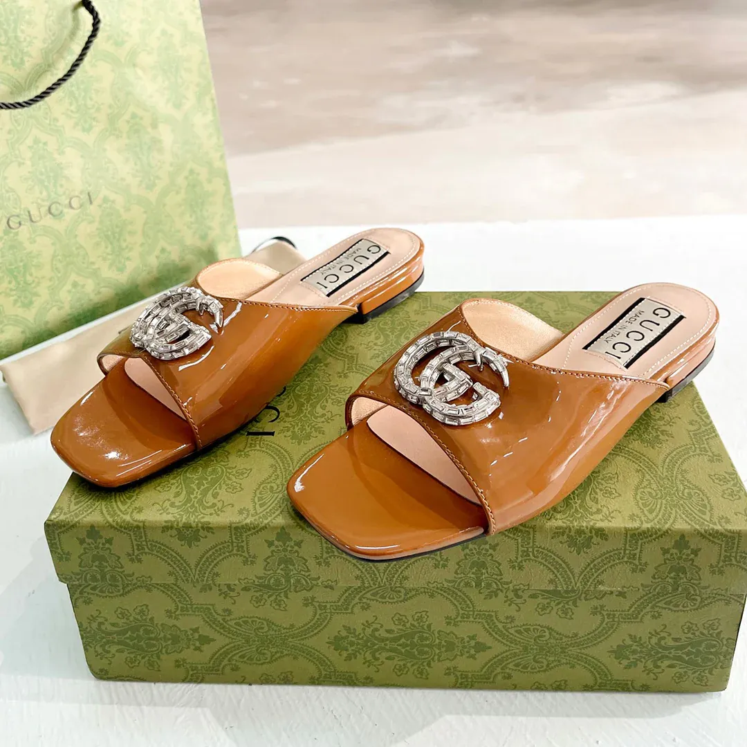 Trendy and versatile casual sandals