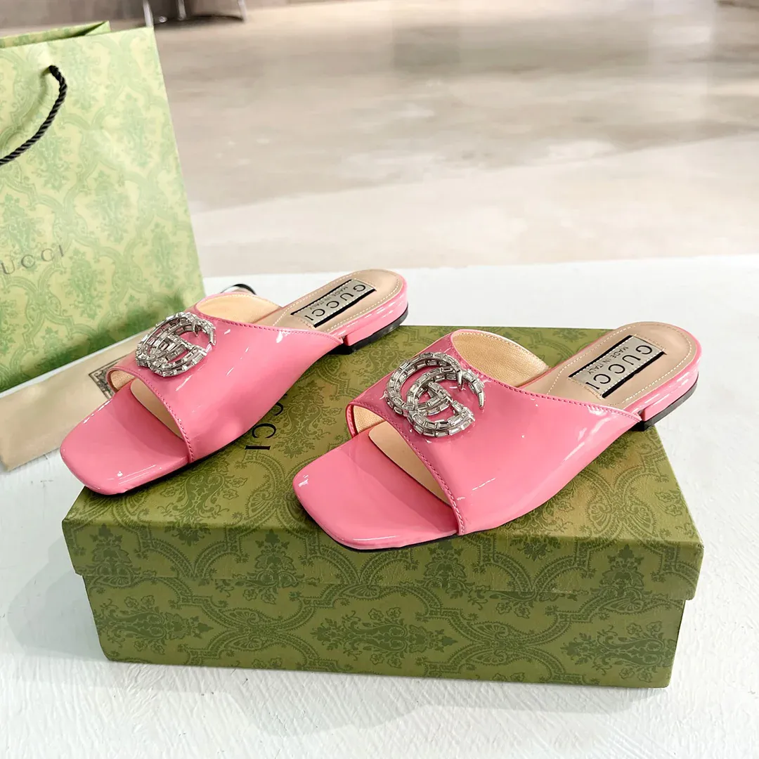 Trendy and versatile casual sandals