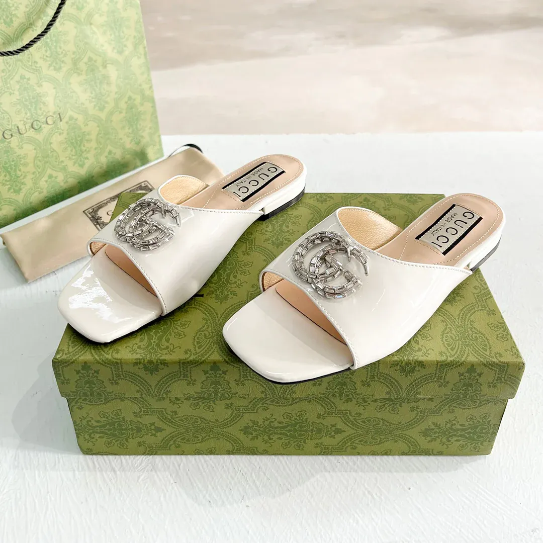 Trendy and versatile casual sandals