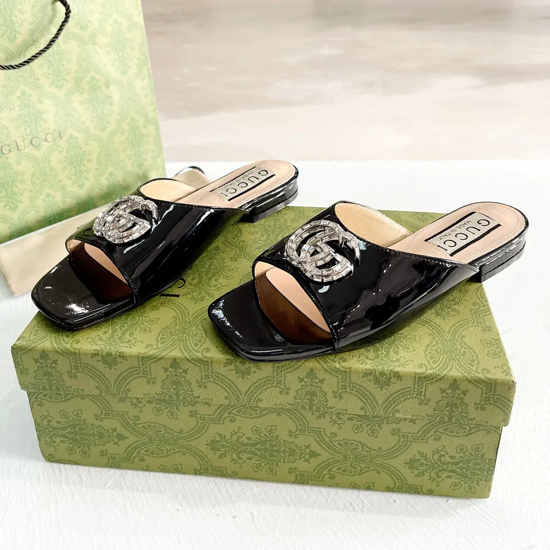 Trendy and versatile casual sandals