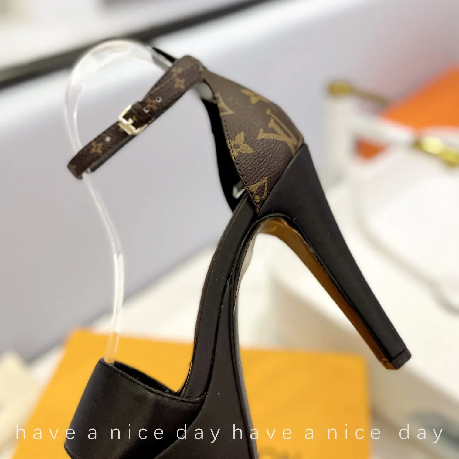 Classic Monogram versatile and elegant high heels