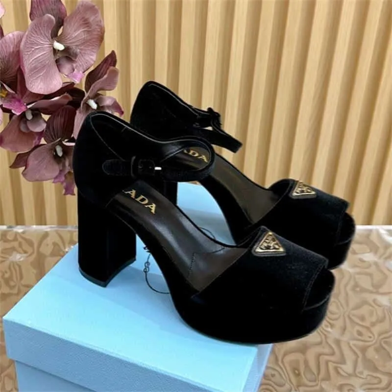 Women Velvet Heel Pump
