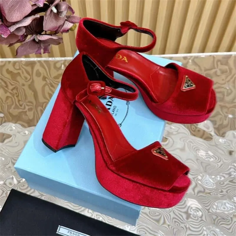 Women Velvet Heel Pump
