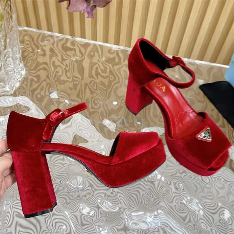 Women Velvet Heel Pump