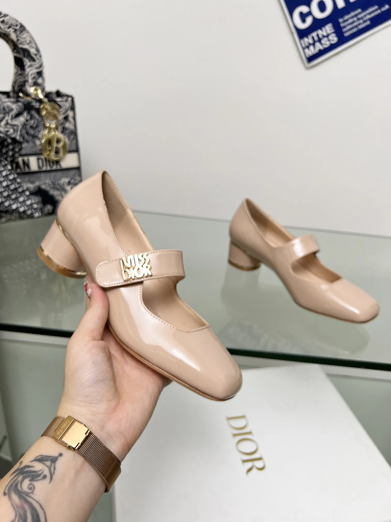 Miss lace-up patent leather heels