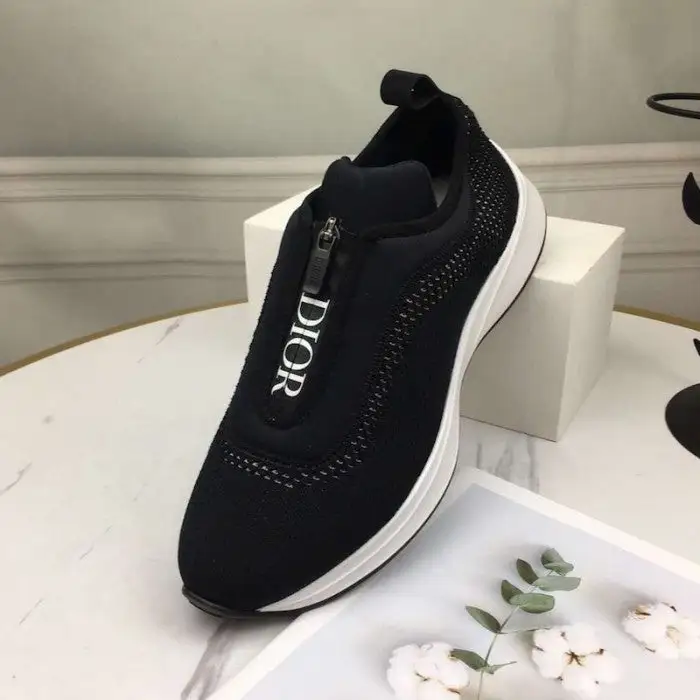 New fashion and versatile casual breathable shoes