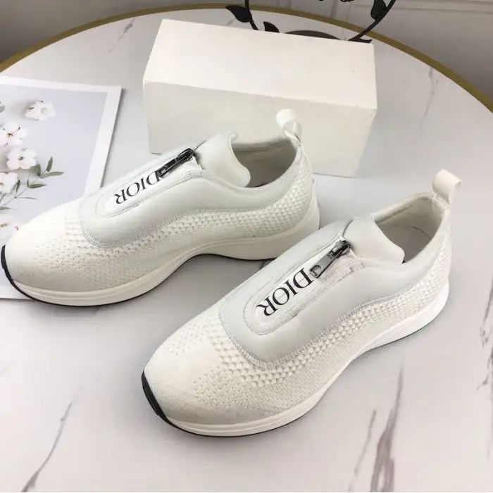 New fashion and versatile casual breathable shoes