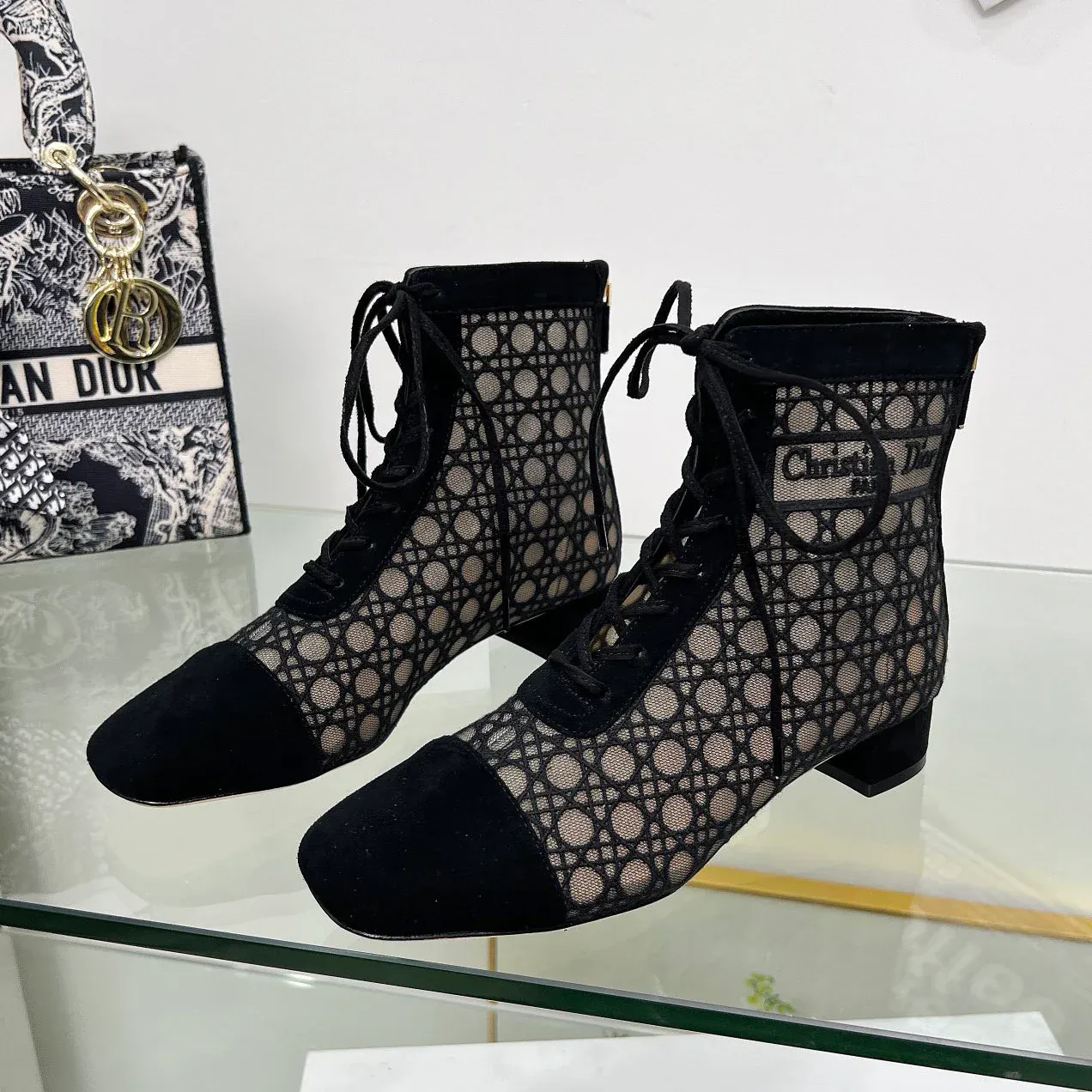 Plaid embroidered short boots