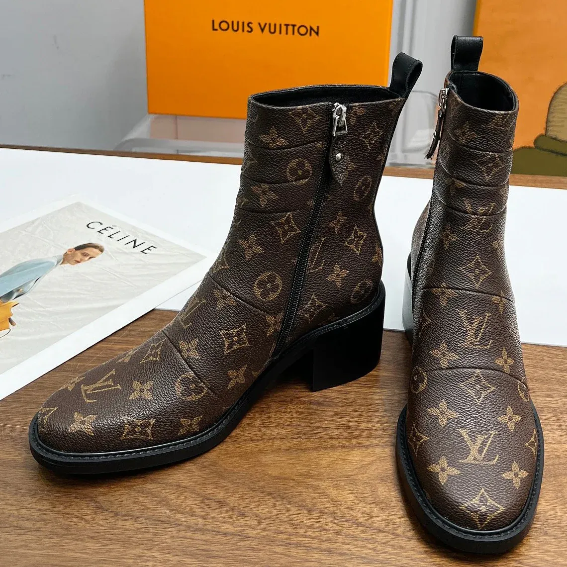 Women's Fashion Leather Boots in Winter