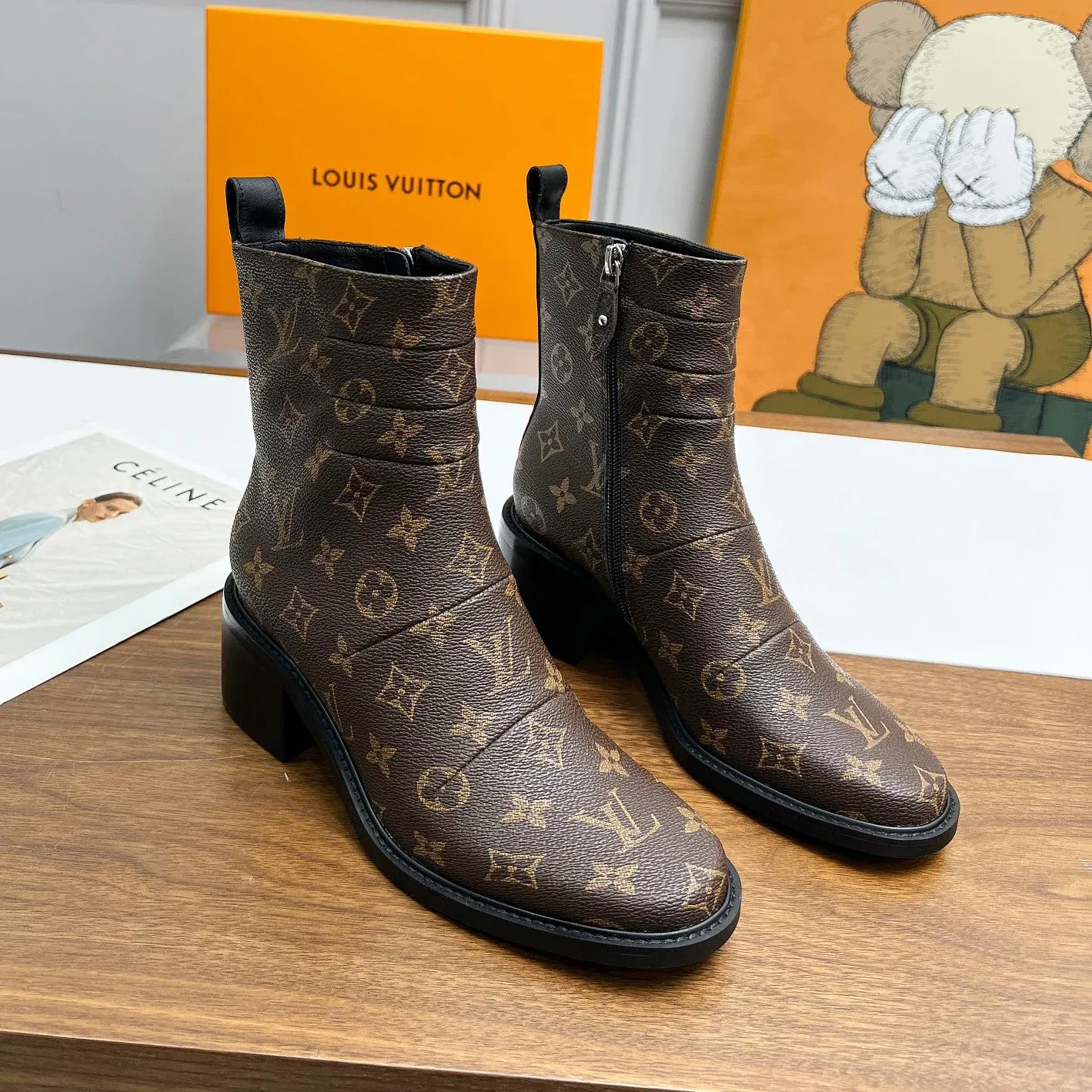 Women's Fashion Leather Boots in Winter