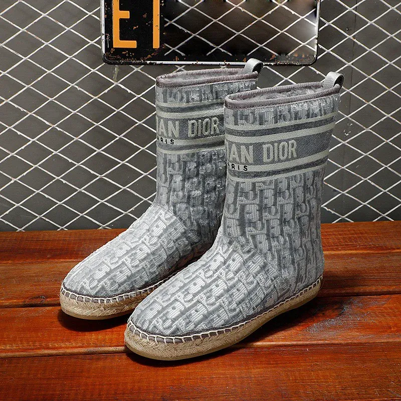 New Fashionable Snow Boots