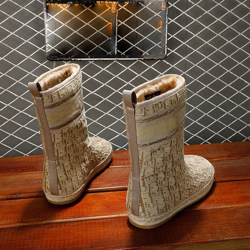 New Fashionable Snow Boots