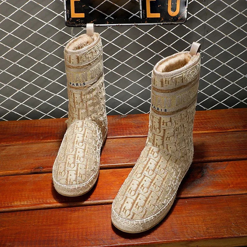 New Fashionable Snow Boots