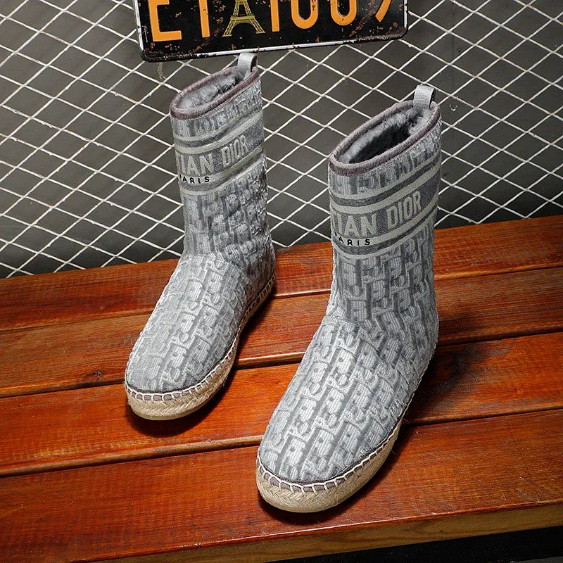 New Fashionable Snow Boots