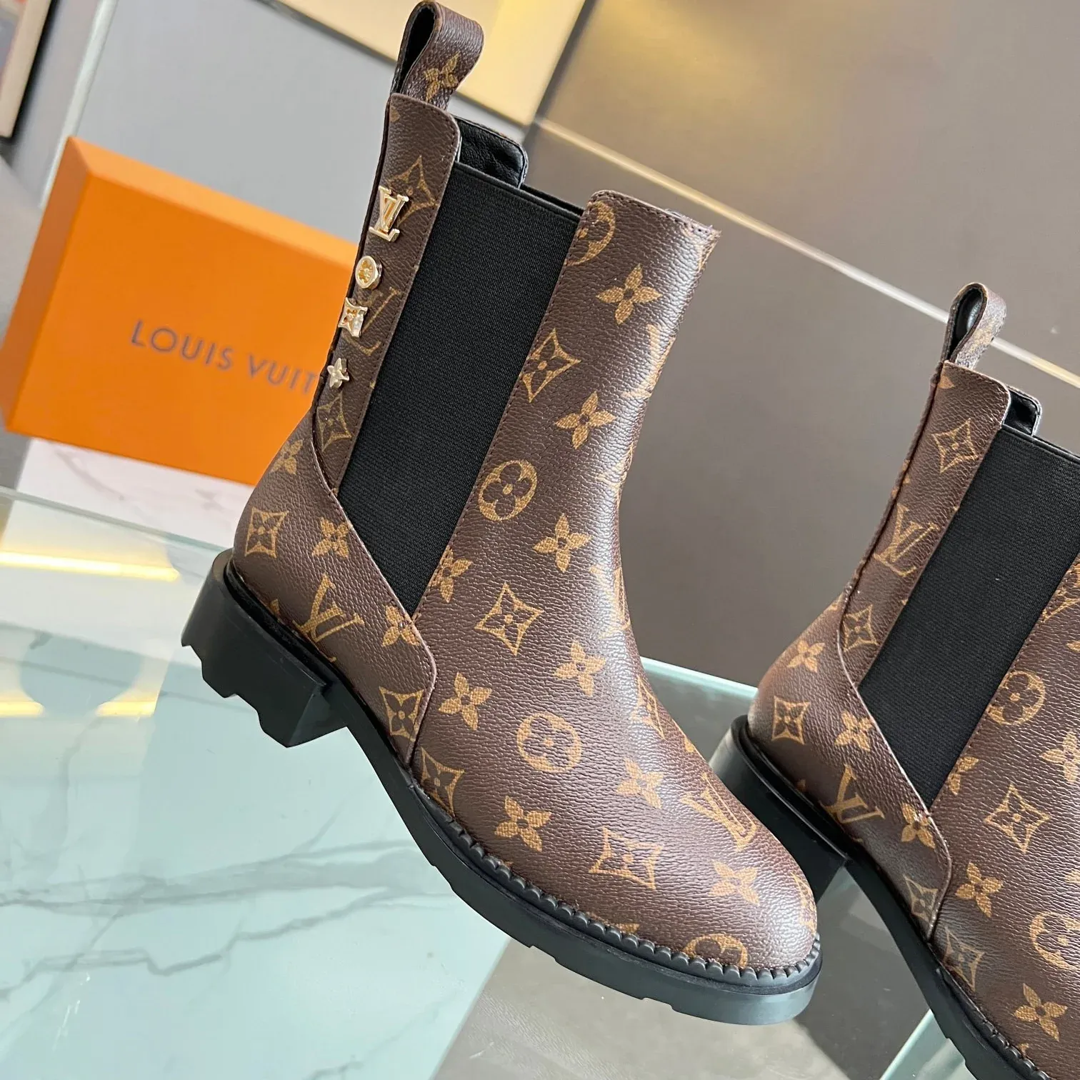 Women's Fashion Casual Leather Boots