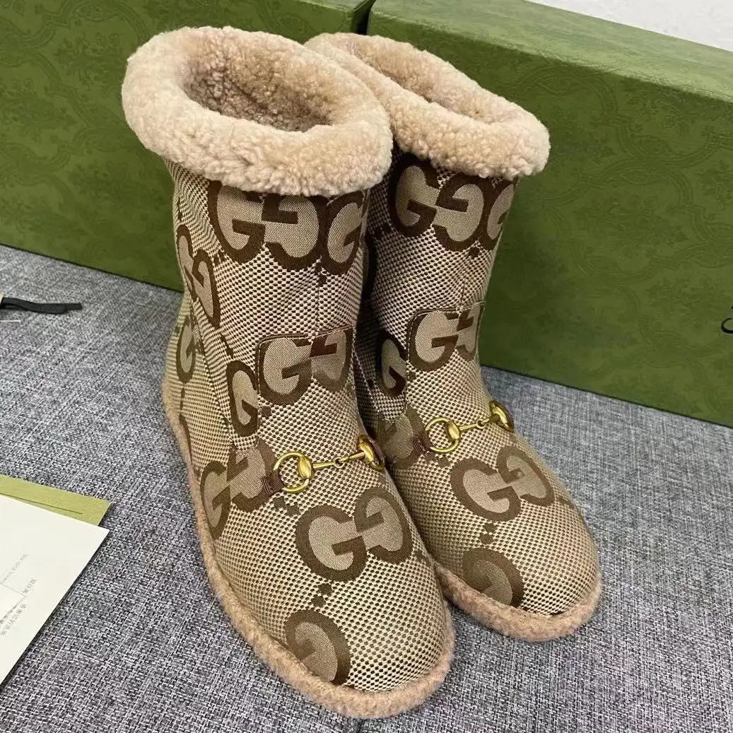 Women's wool boots for autumn and winter