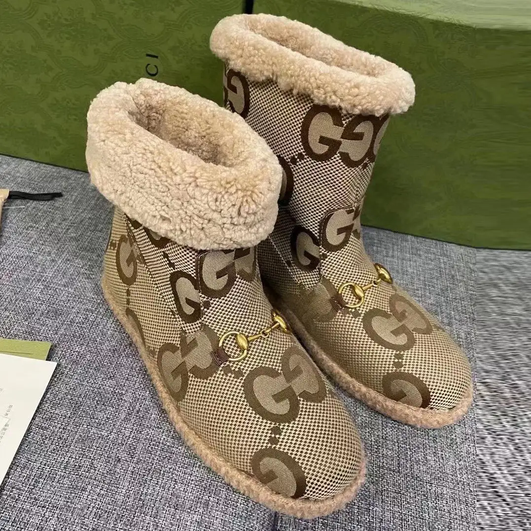 Women's wool boots for autumn and winter