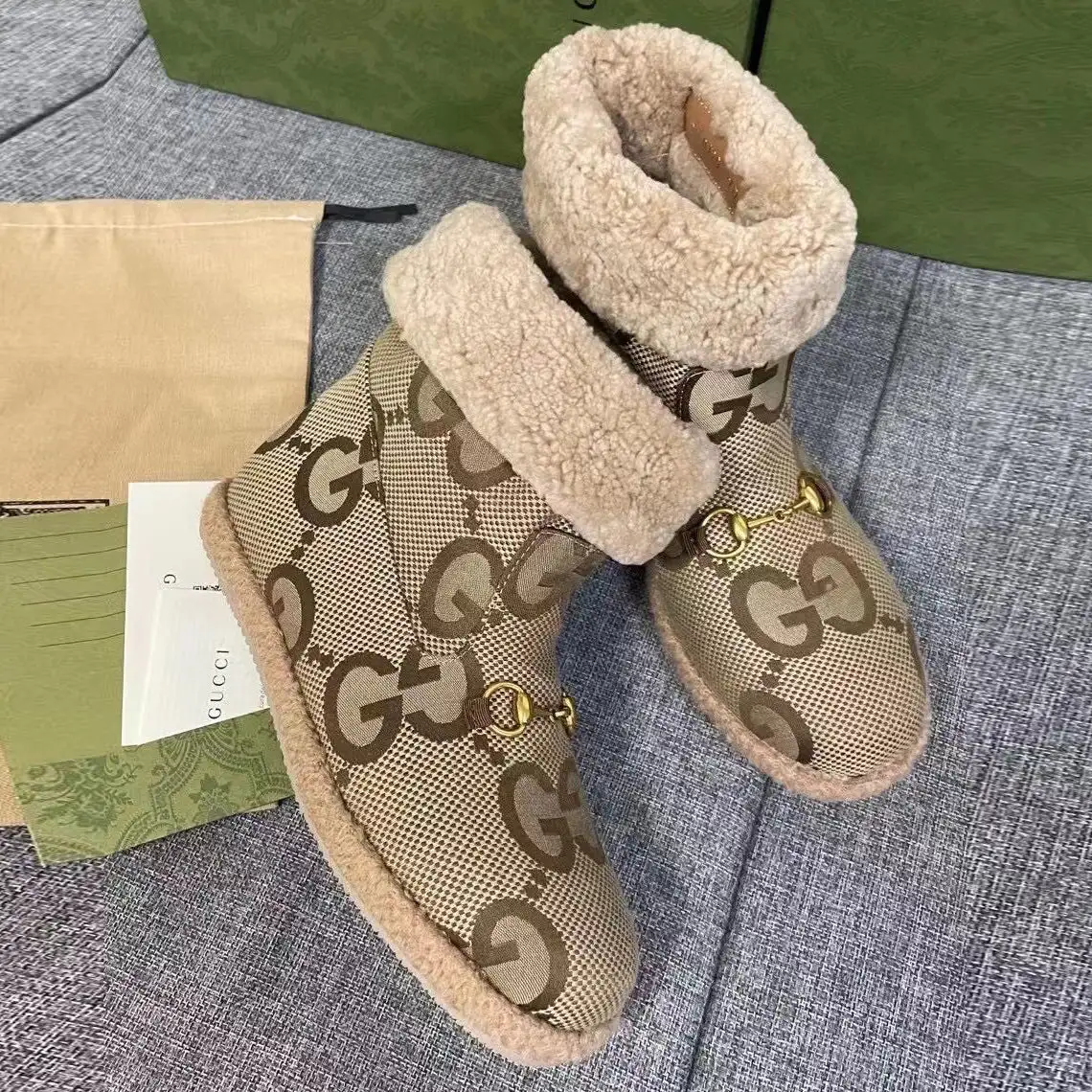 Women's wool boots for autumn and winter