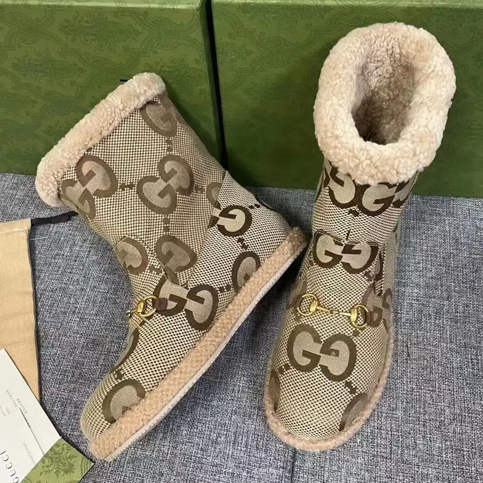 Women's wool boots for autumn and winter