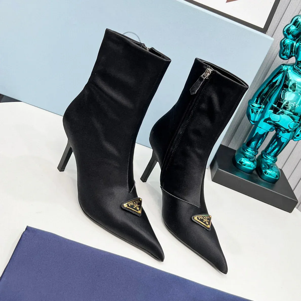 New Fashionable Thin Heel Pointed Short Boots