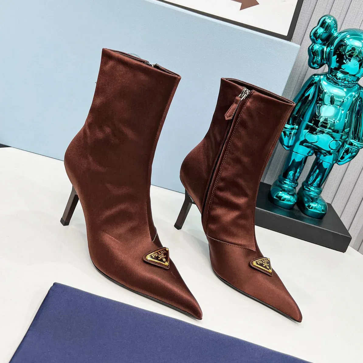 New Fashionable Thin Heel Pointed Short Boots