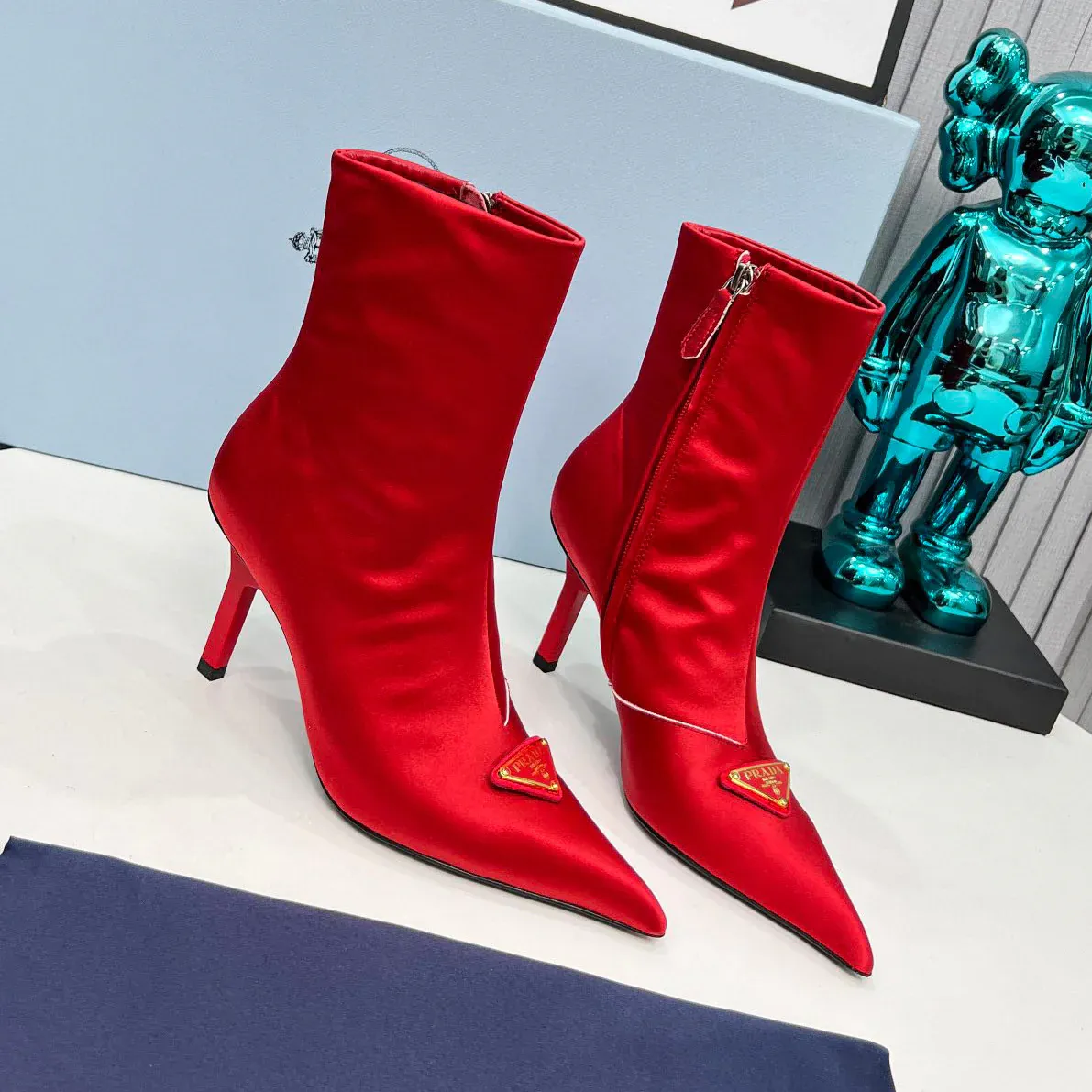 New Fashionable Thin Heel Pointed Short Boots