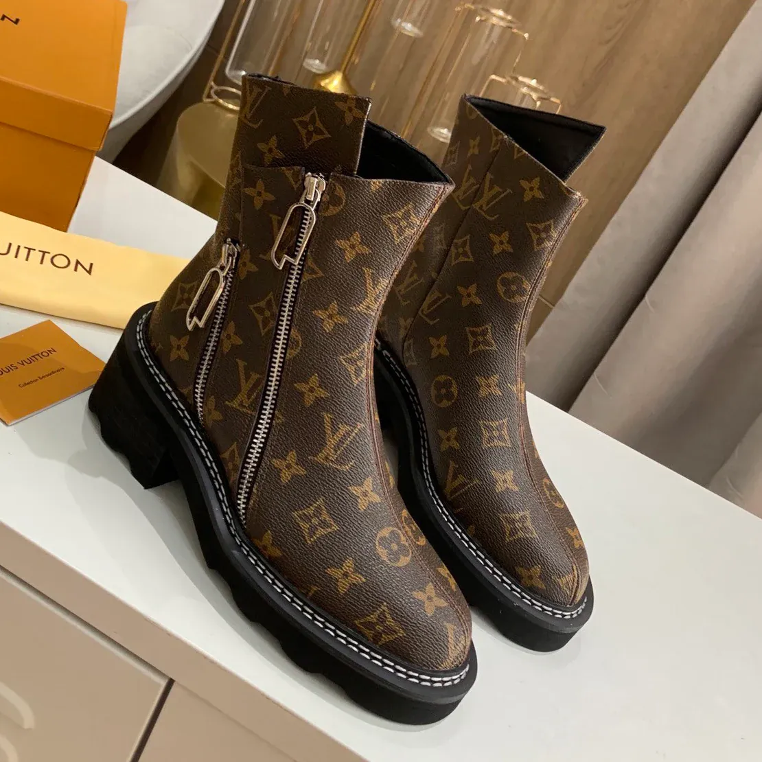 Women's Fashion Casual Leather Boots