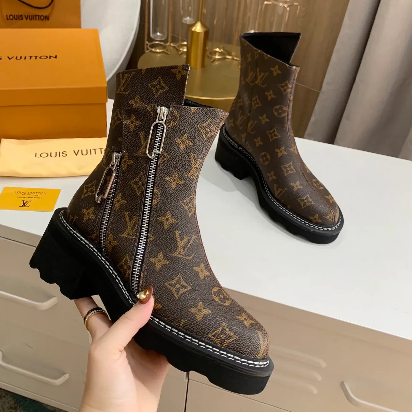 Women's Fashion Casual Leather Boots