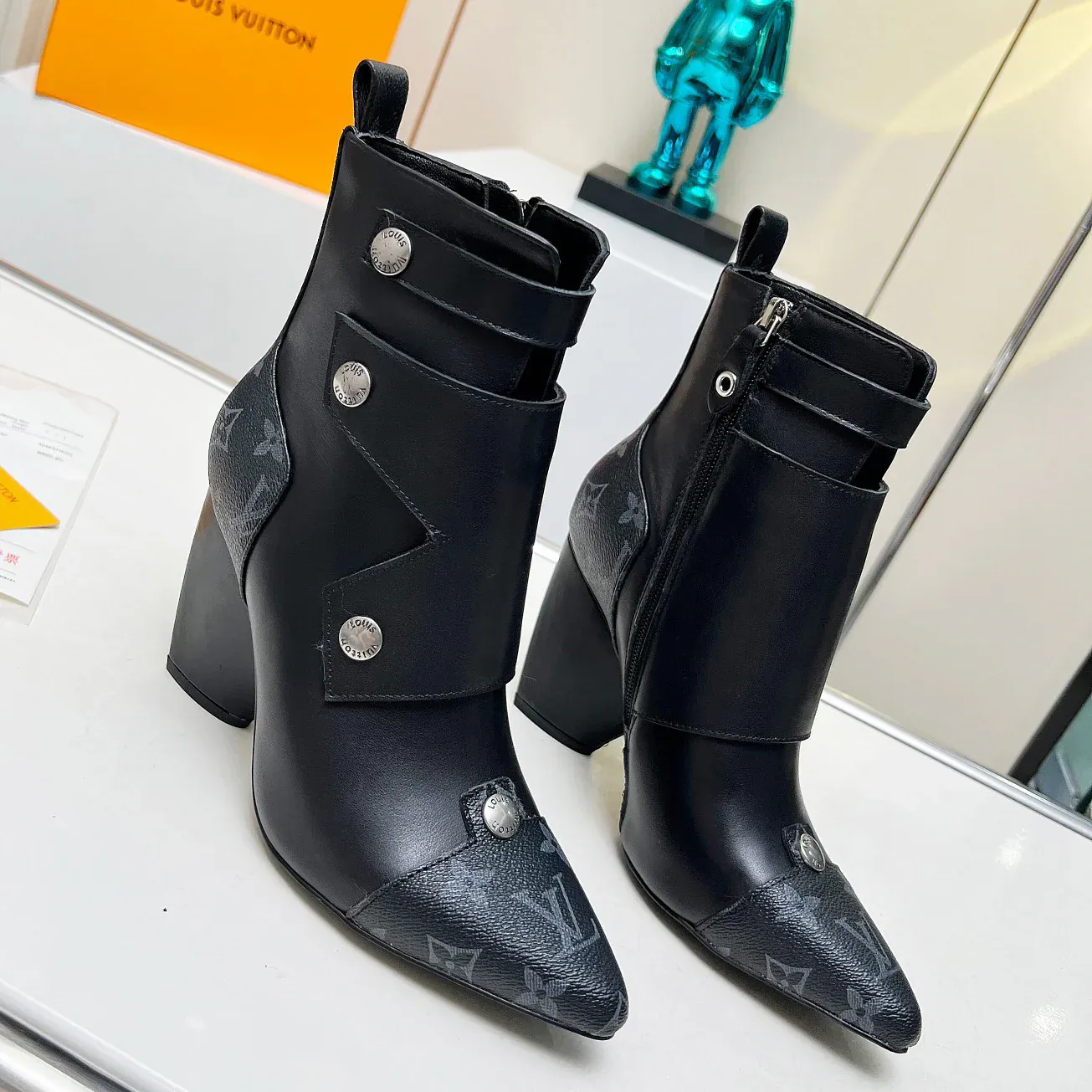 New pointed presbyopia short boots