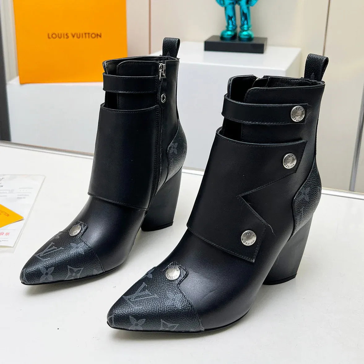 New pointed presbyopia short boots
