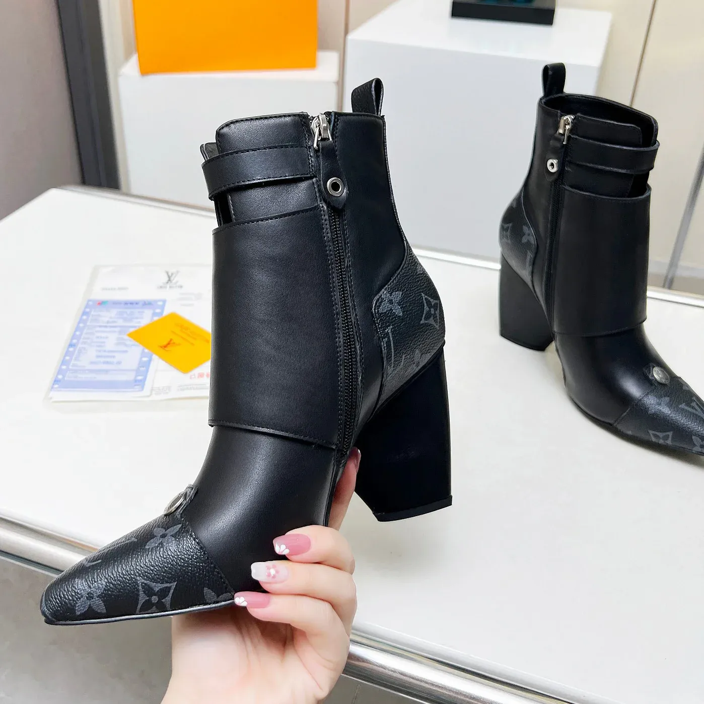 New pointed presbyopia short boots