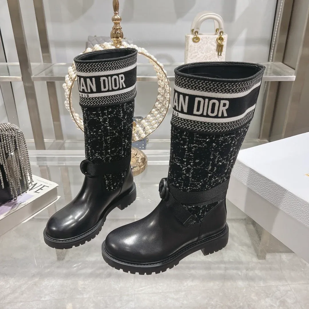 New embroidered letter boots