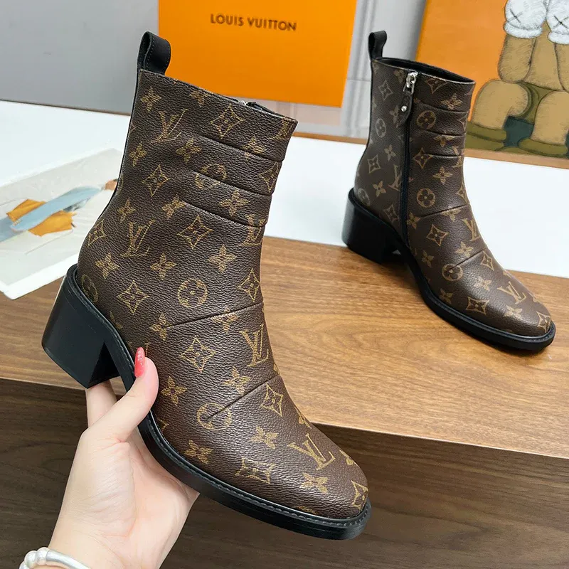 New versatile vintage mid top boots with floral patterns