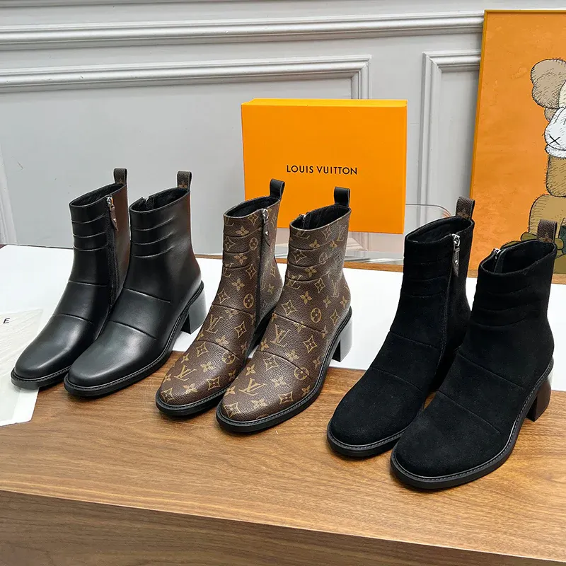 New versatile vintage mid top boots with floral patterns