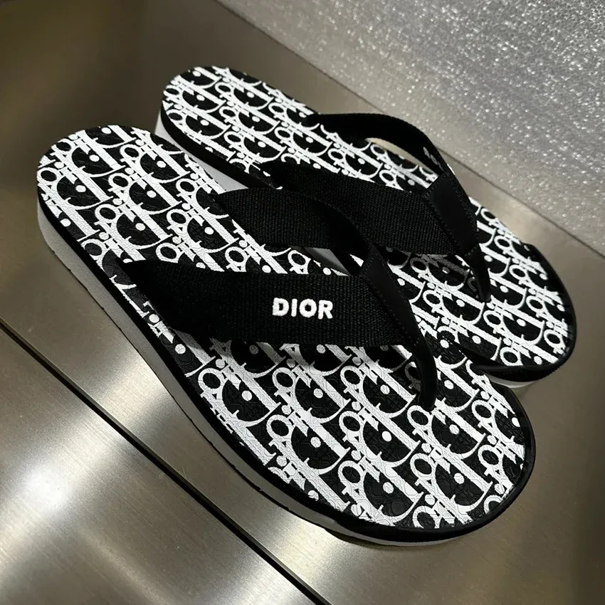 Luxury presbyopia men's clamp sandals