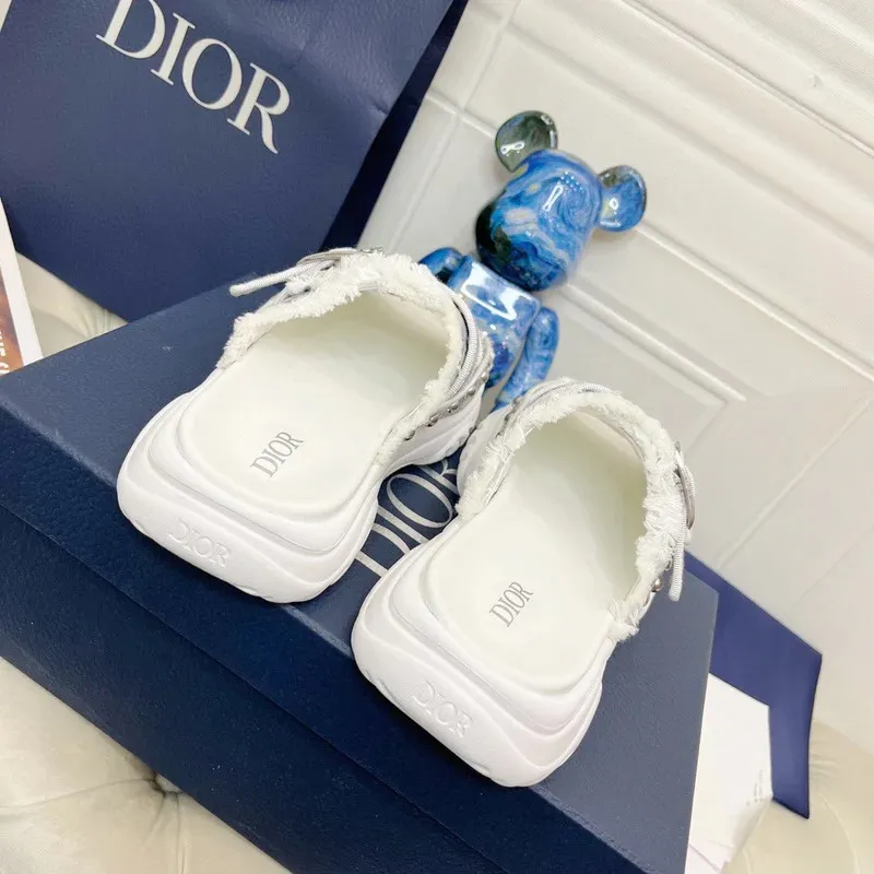 D Luxury Slippers