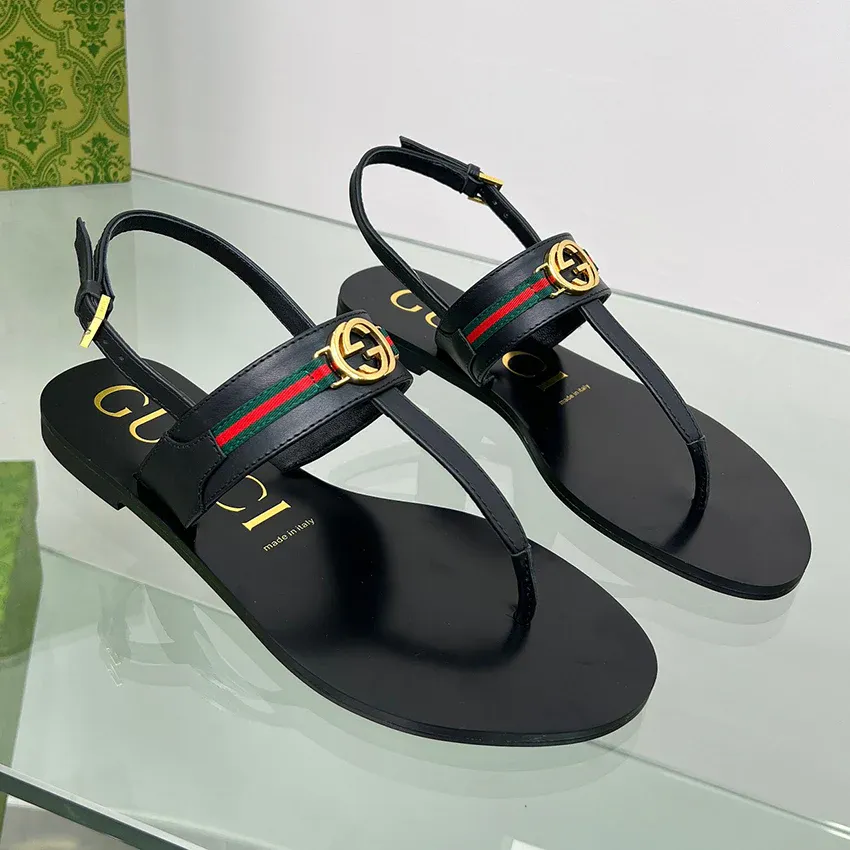 New fashion and versatile sandals