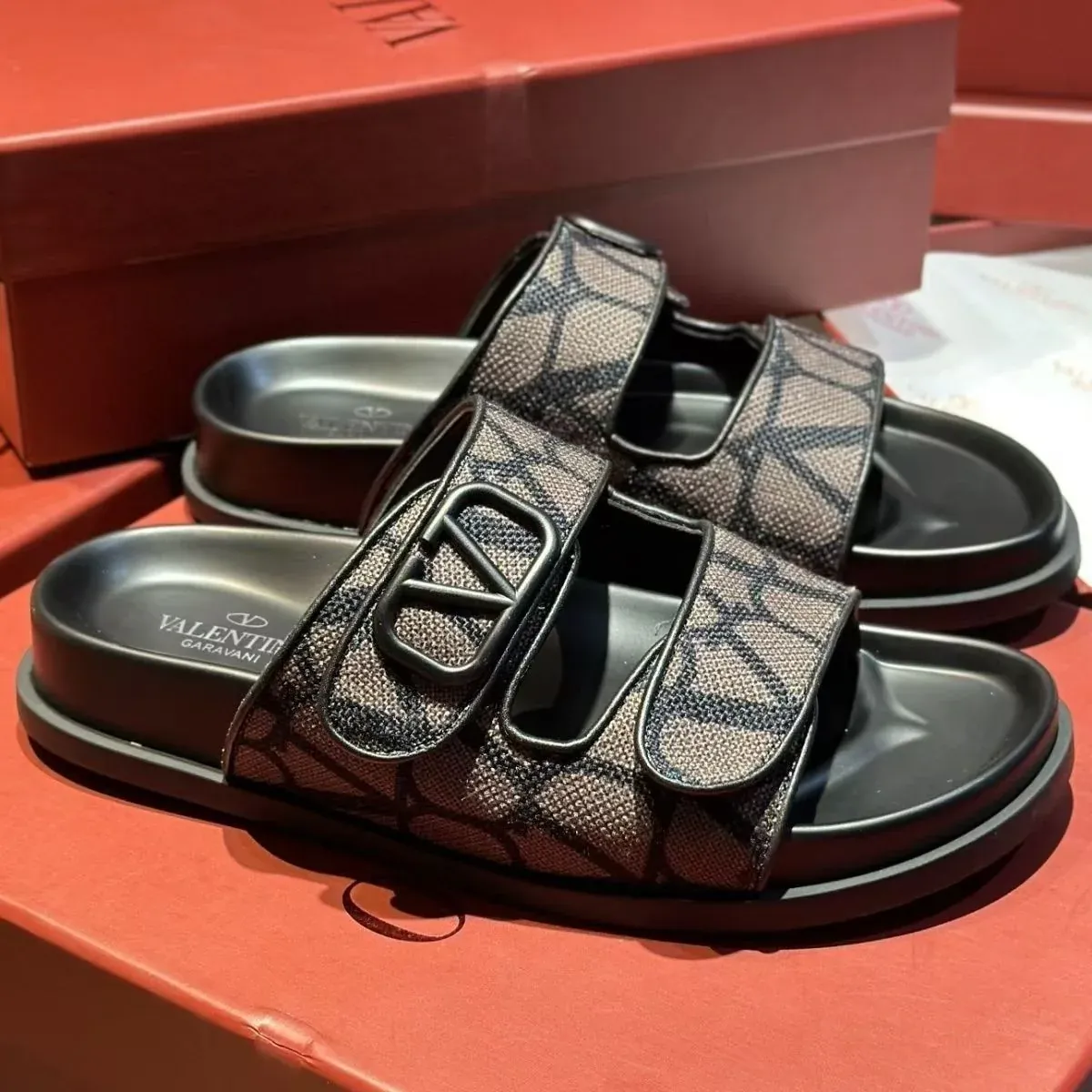 Couple's Fashion Casual All-match Sandals And Slippers Velcro