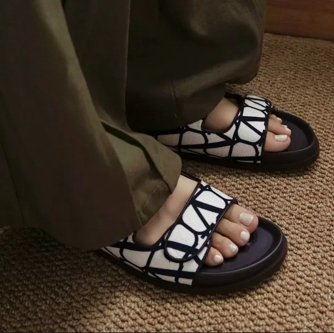 Couple's Fashion Casual All-match Sandals And Slippers Velcro