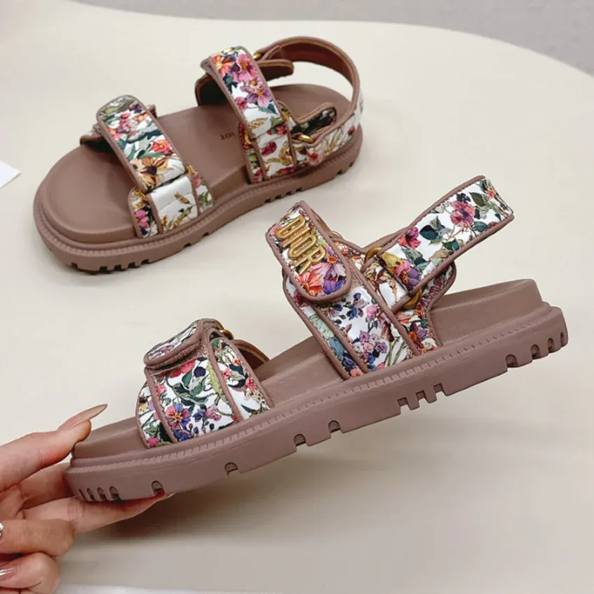 New versatile floral sandals