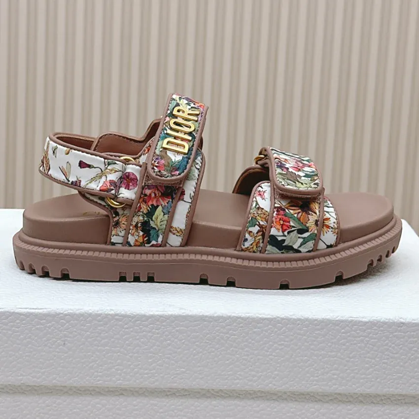 New versatile floral sandals