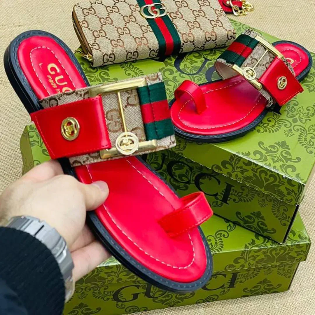 New fashion and versatile vintage sandals