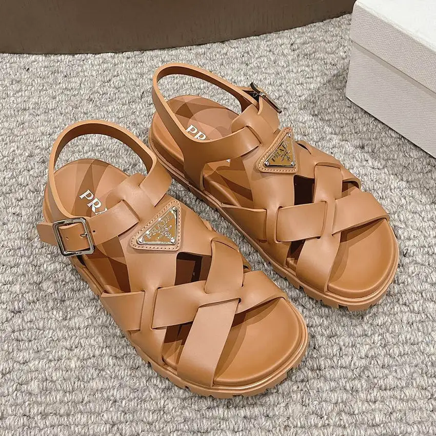 New Fashion Versatile Sandals