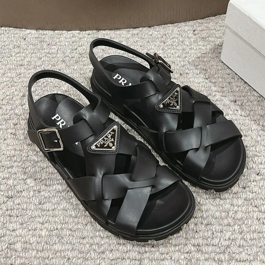 New Fashion Versatile Sandals