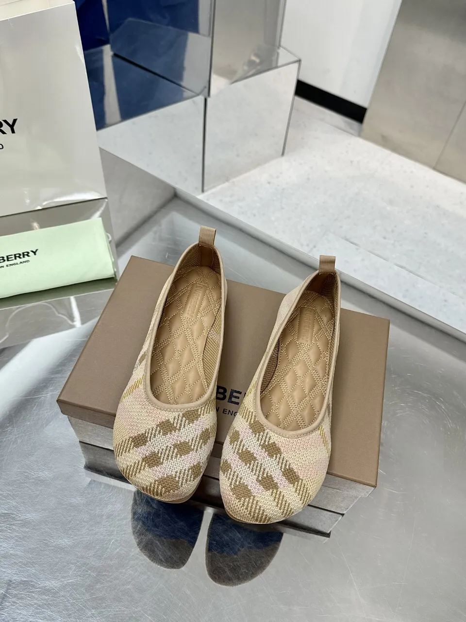 Luxury fashion classic versatile sandals