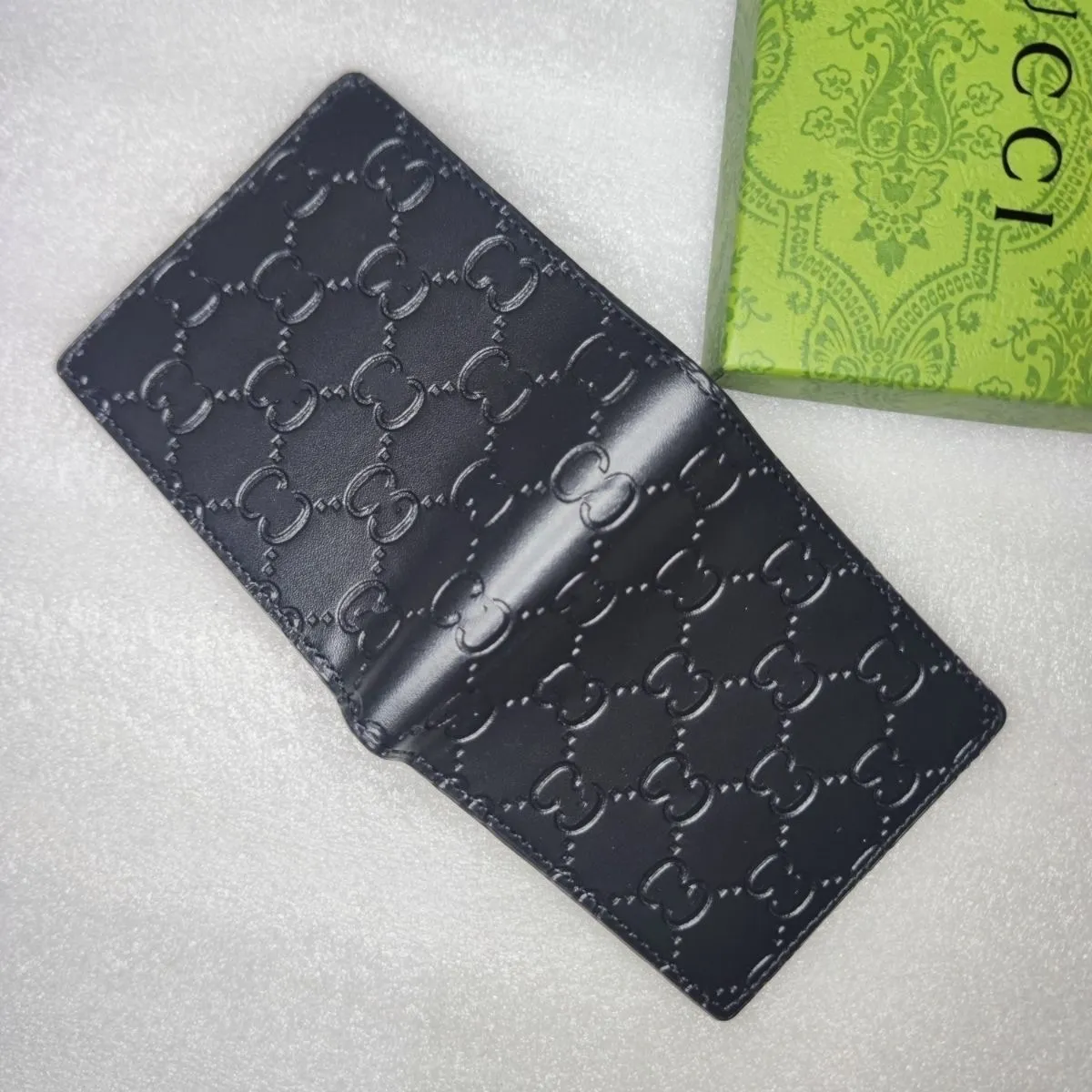 Men's pure leather fold wallet, imported cowhide embossed feel level one.