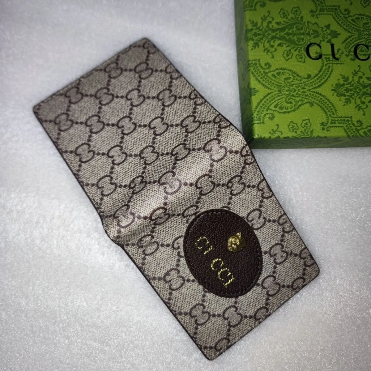 Men's pure leather fold wallet, imported cowhide embossed feel level one.